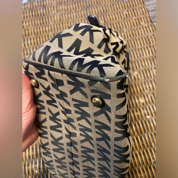 FIRE SALE π₯π₯ Michael Kors MK Satchel Bowling Bag Tote Medium/Large Size - Picture 11 of 15